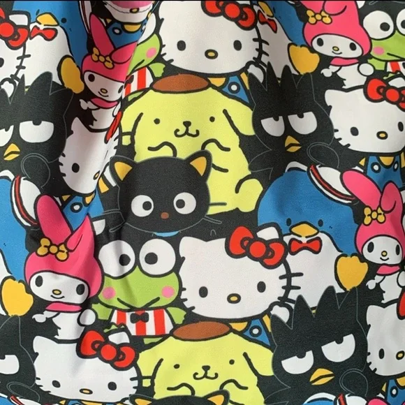 📌 NWT Hello Kitty Multicolored Patterned Tote - Picture 3 of 3